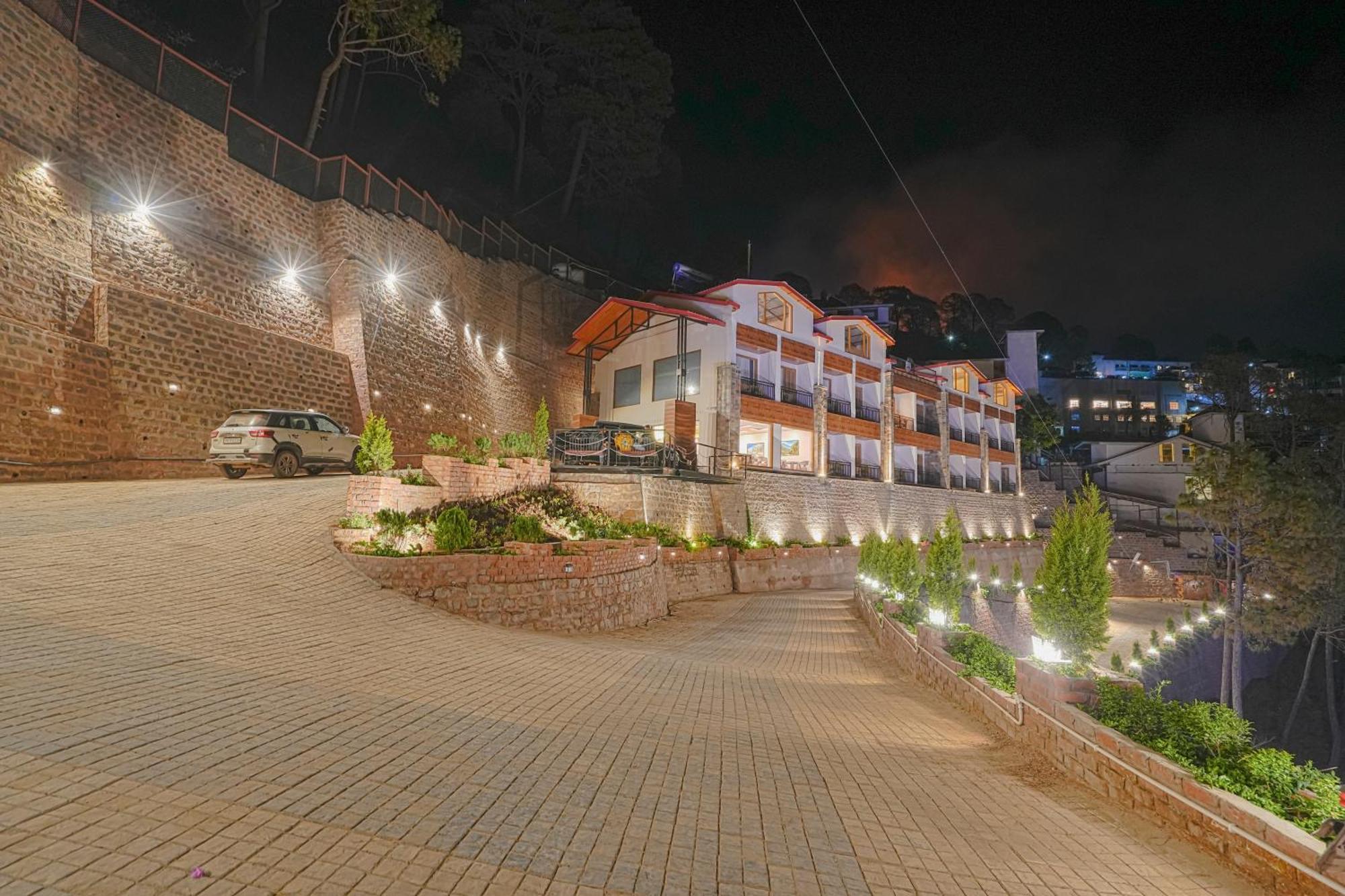 The Sanawar Heights I Kasauli I New Property Экстерьер фото