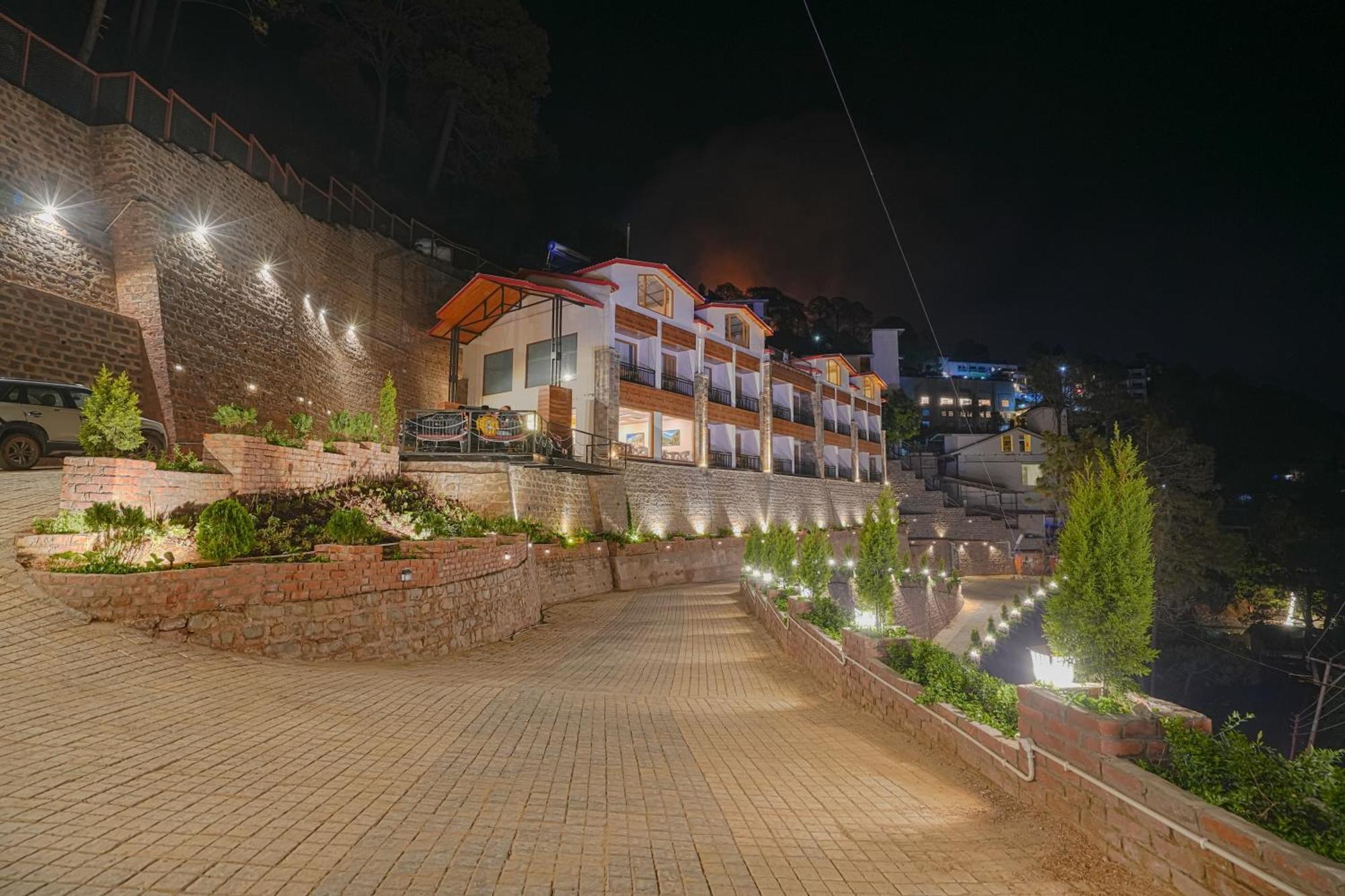 The Sanawar Heights I Kasauli I New Property Экстерьер фото